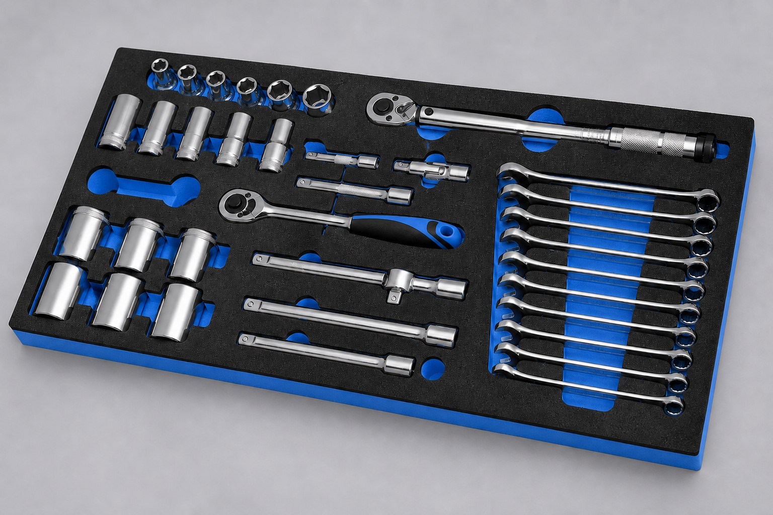 Tool-Control-Einlage mit umfangreichem Werkzeugsatz